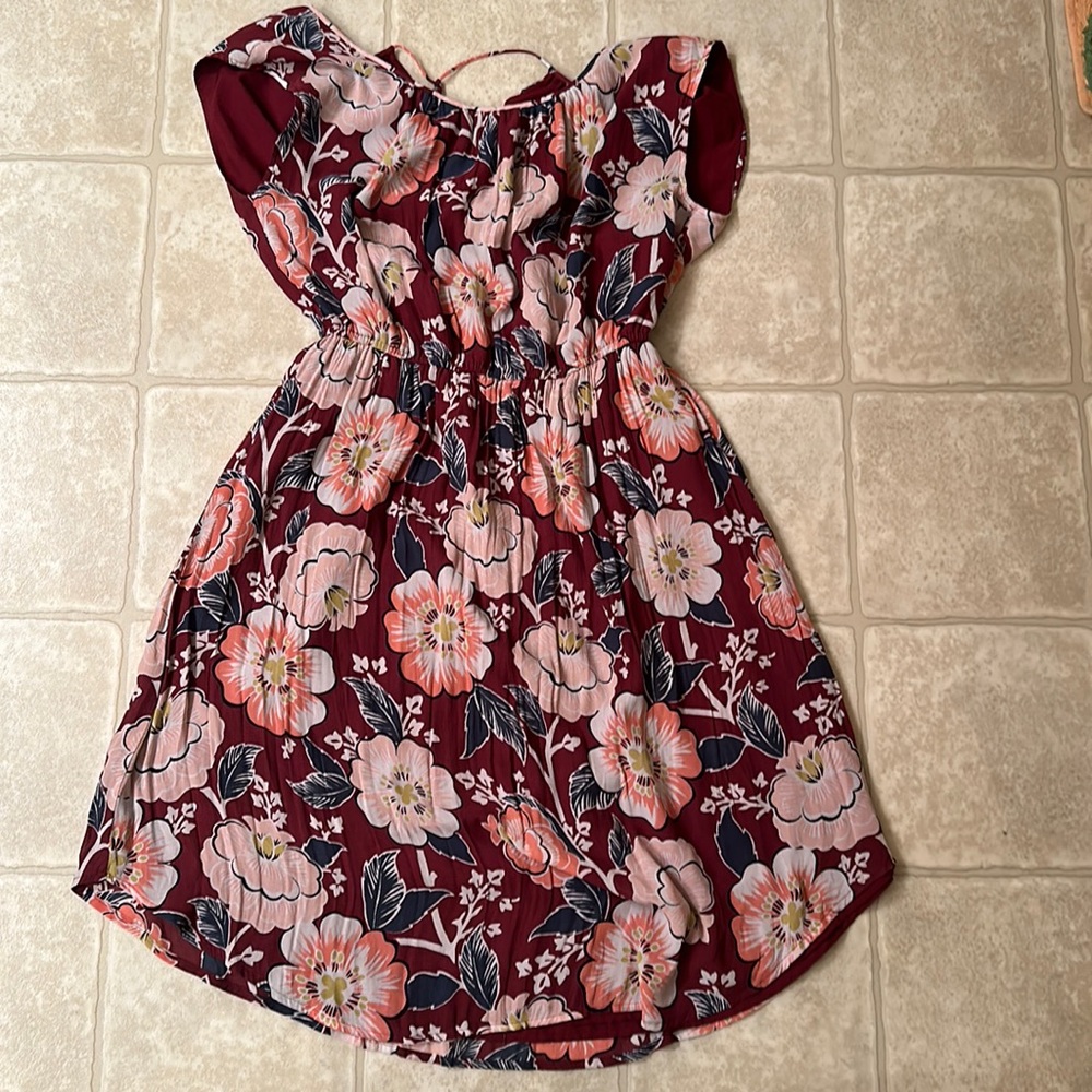 LOFT. EUC. Lined floral dress. Size L.